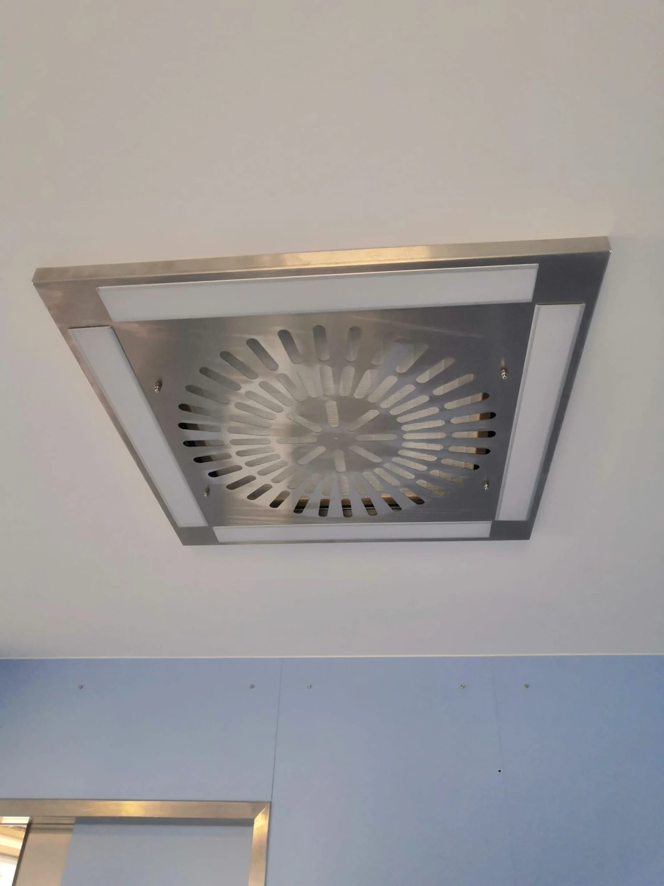 Zuluftauslässe mit LED-Umfeldbeleuchtung
